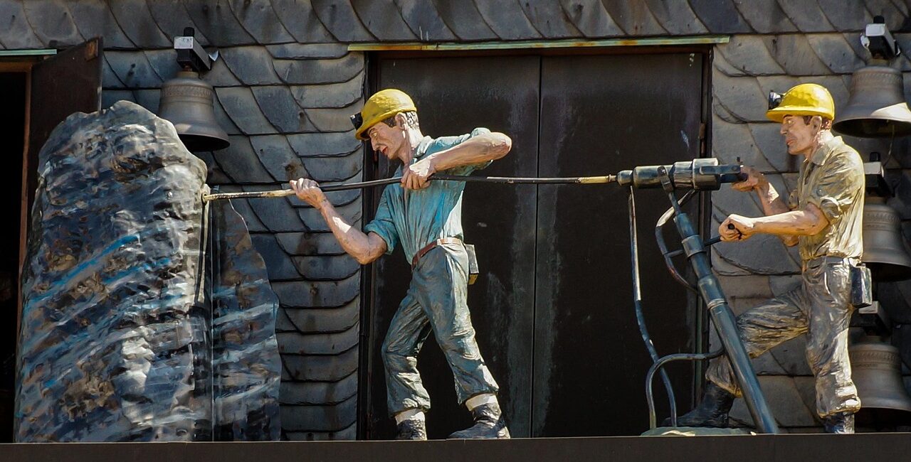 Wiertarka udarowa pneumatyczna – sposób na najtwardsze materiały